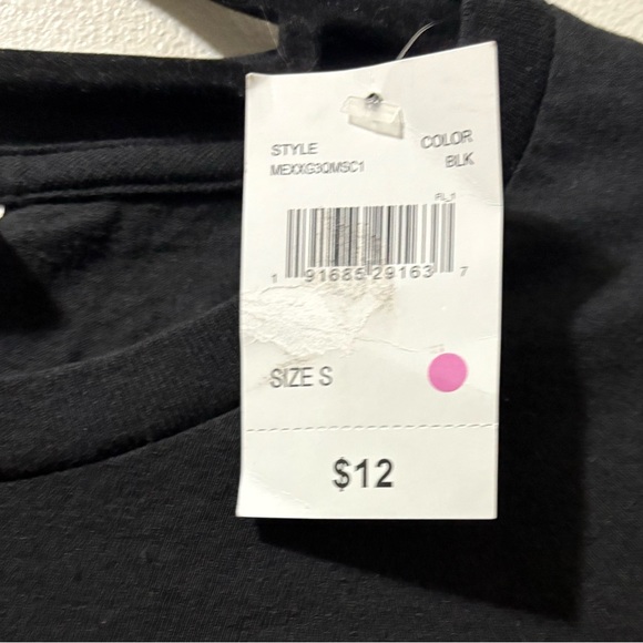 Black Cat Graphic T-Shirt - Picture 2 of 3